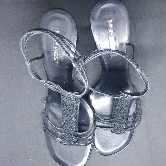 Shoes - Picture 3 of 4